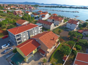 Гостиница Apartments Lena  Сукосан